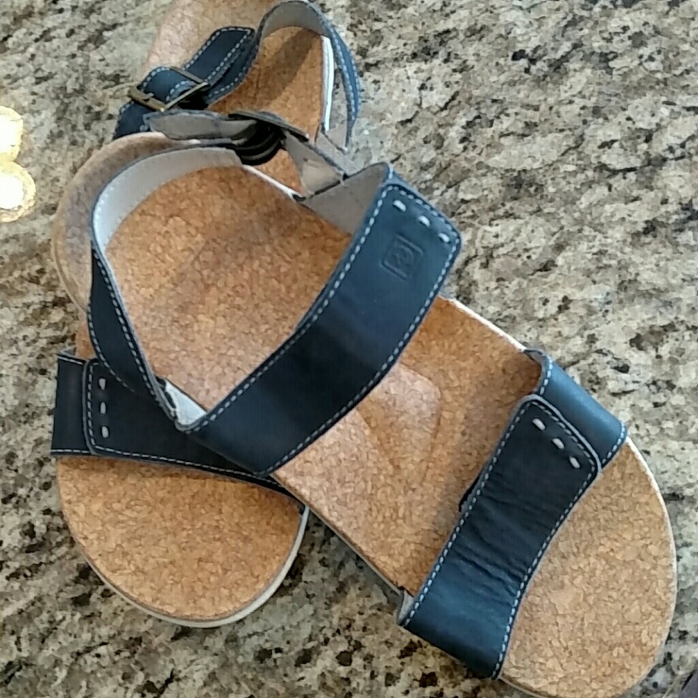 Spenco sandals, wide size